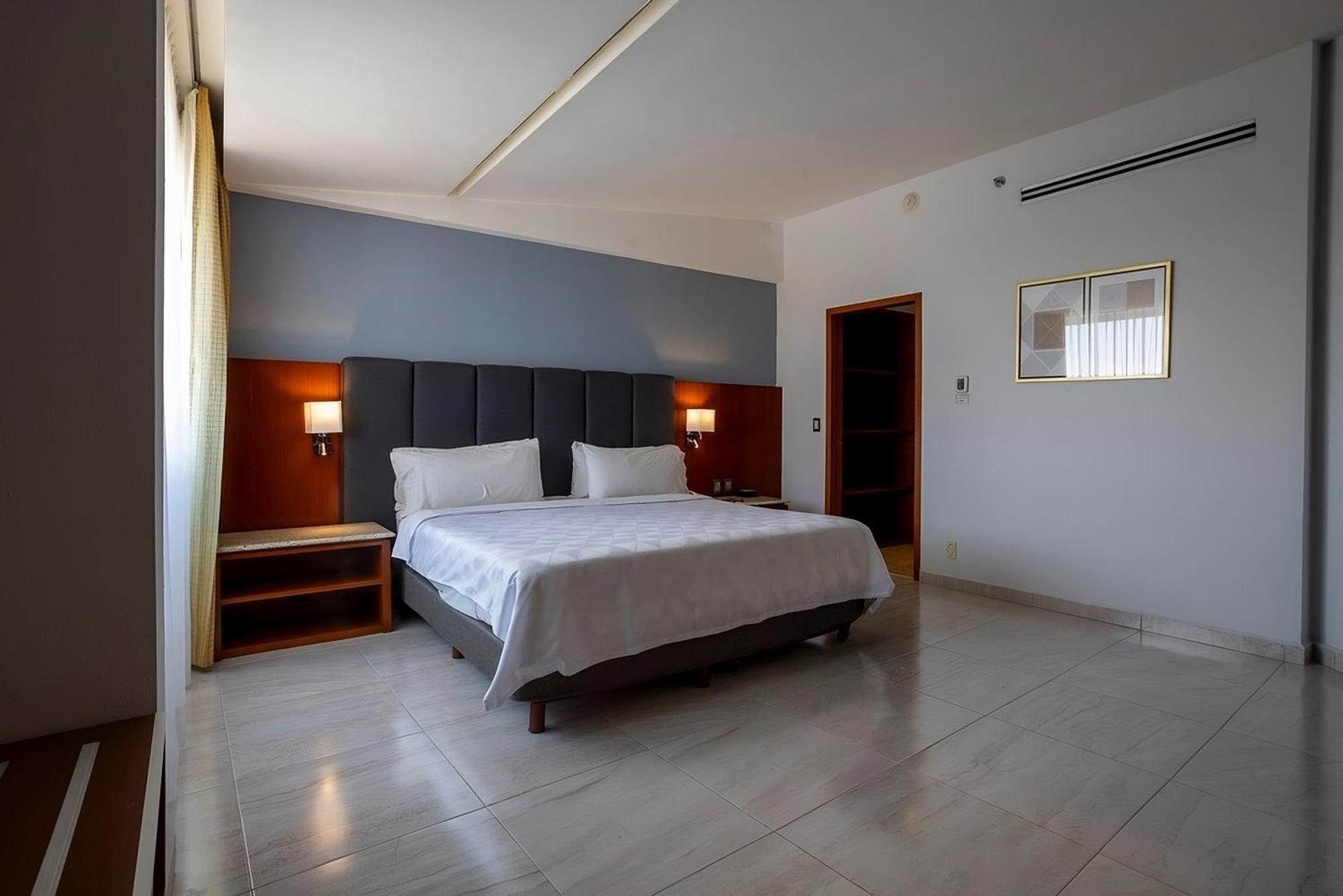 Holiday Inn Puebla Finsa By Ihg Εξωτερικό φωτογραφία