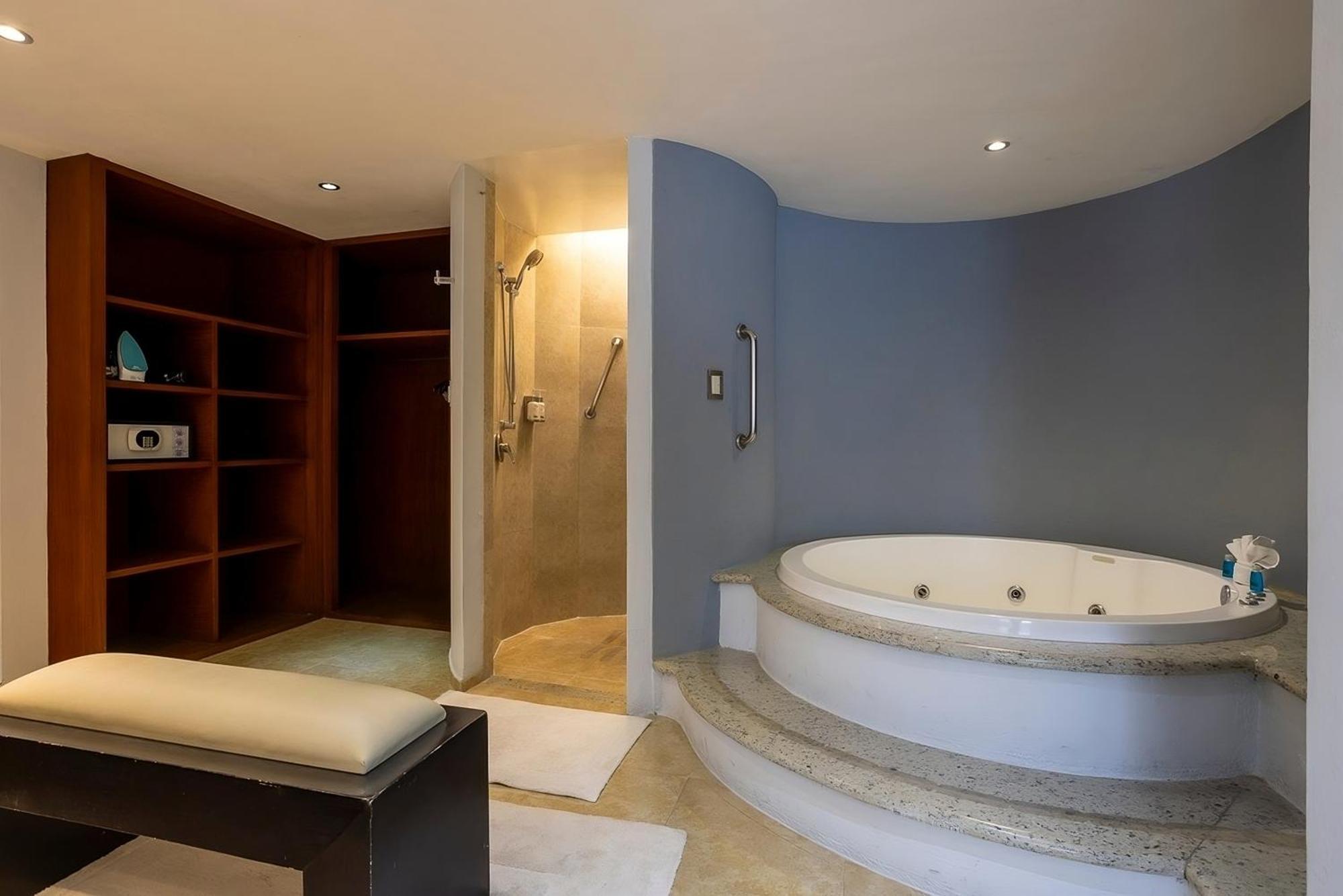 Holiday Inn Puebla Finsa By Ihg Εξωτερικό φωτογραφία